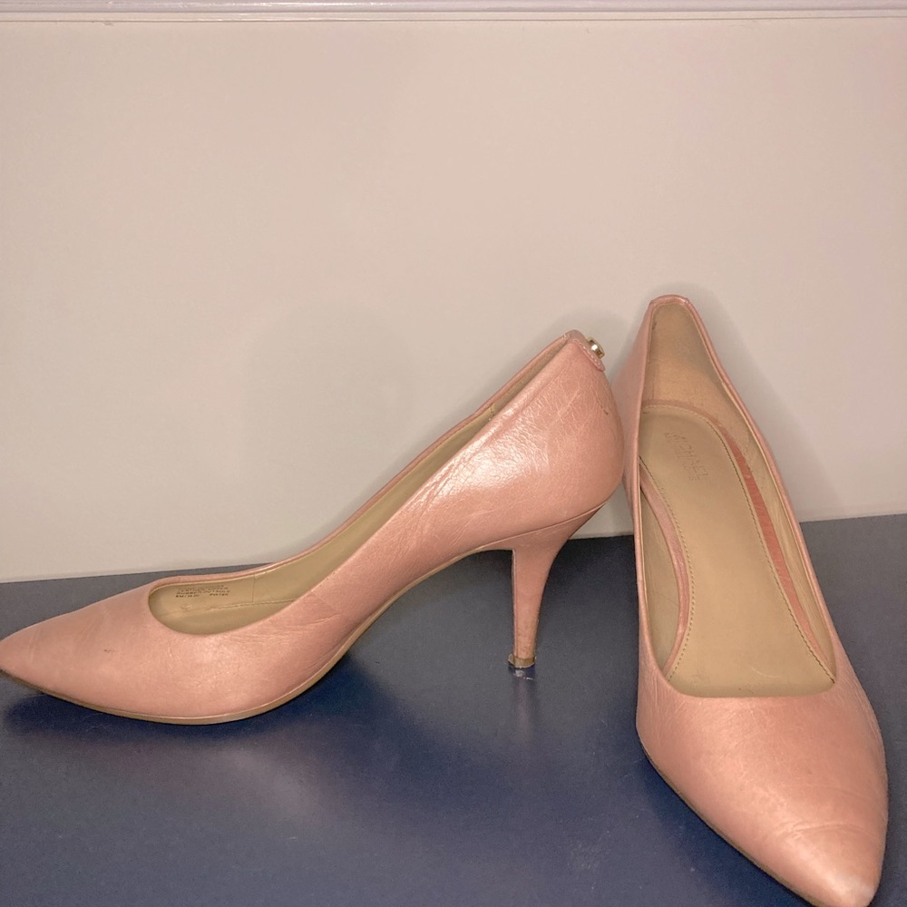 Michael Kors Pink Pumps